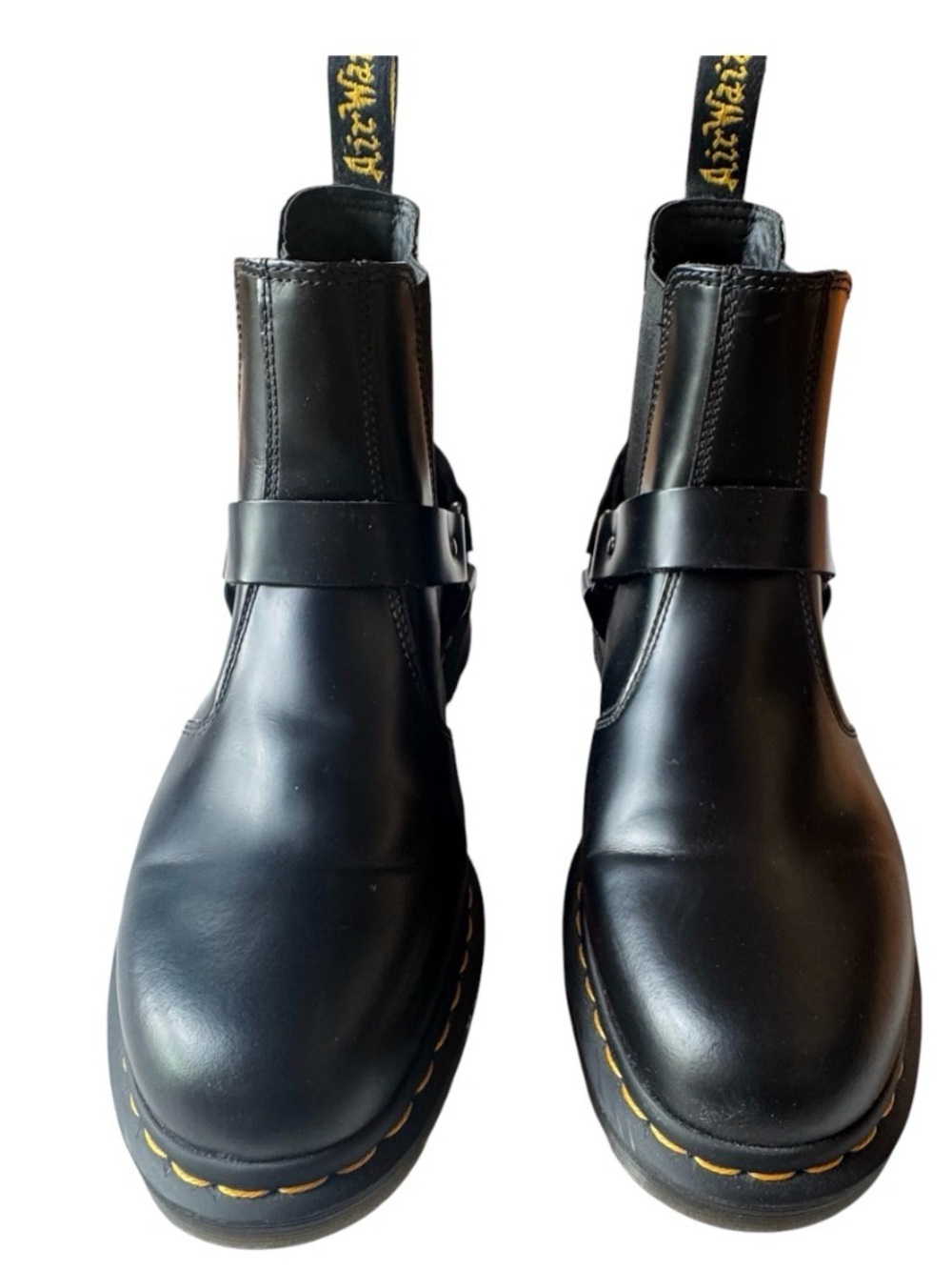 Men’s Dr Martens 2976 Chelsea boot. Size 11Mens. 12 Women’s